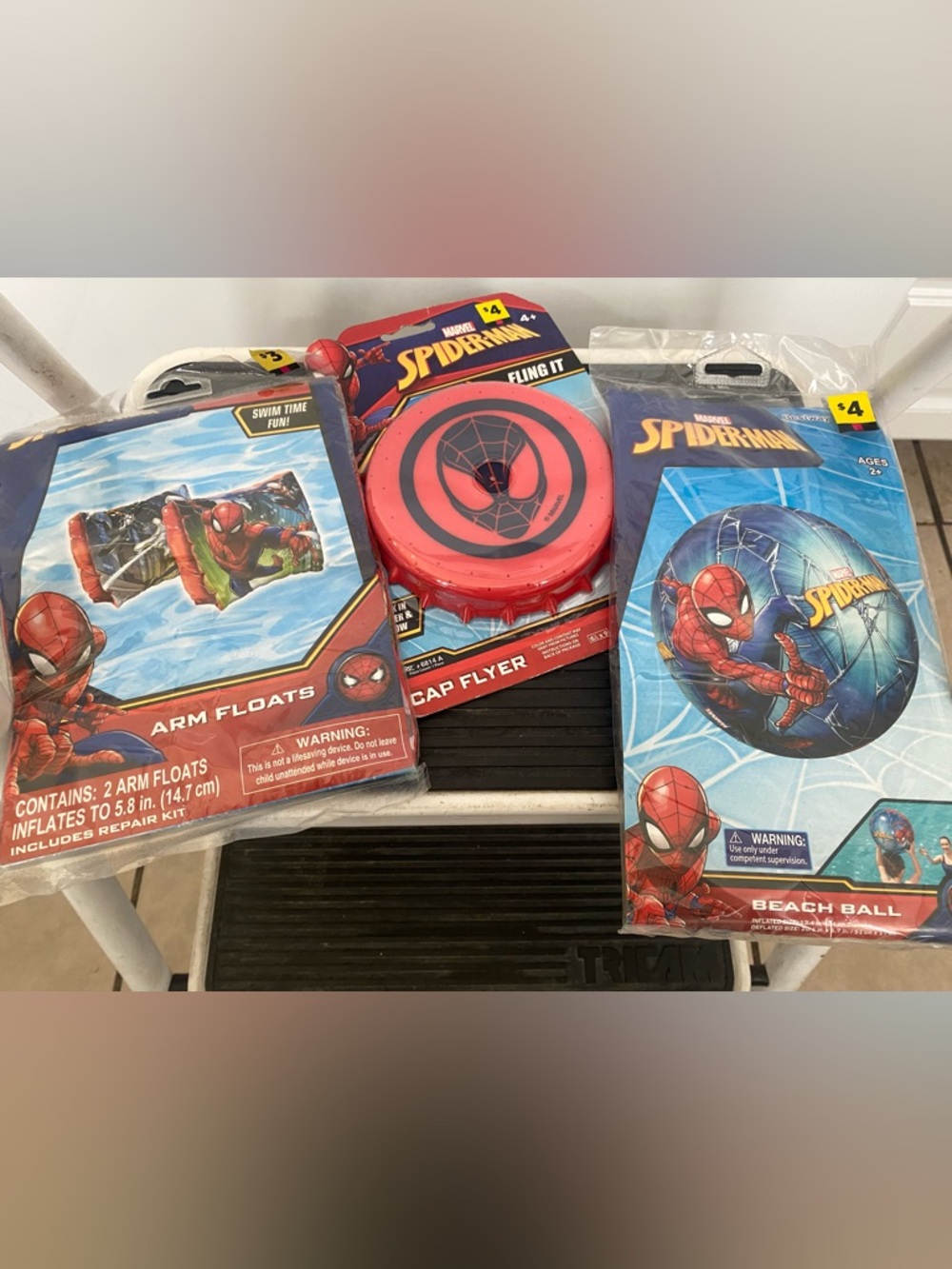 Spider-Man Pool Bundle- Arm Floats, Beach Ball & Disc Flyer